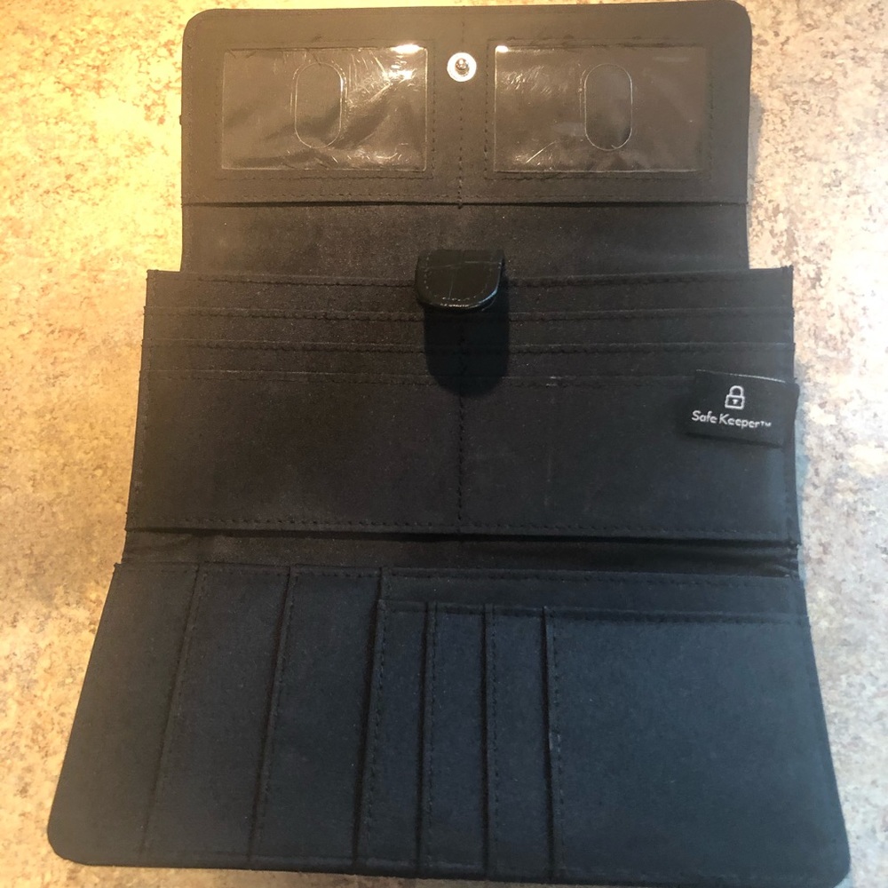 Safe Keeper RFID Wallet - Picture 4 of 6